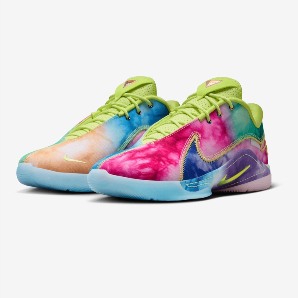 Nike Pink and Blue Athletic Shoes Vibrant Design